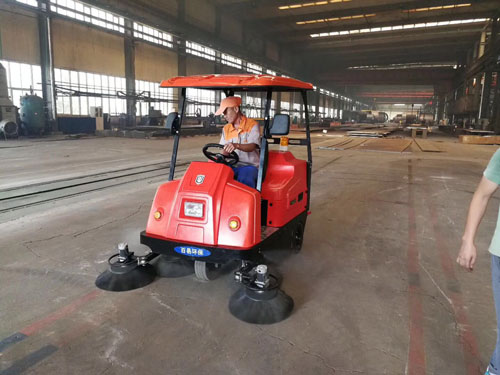 掃地機和洗地機的區別