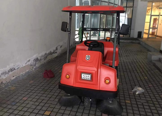 種類不同的電動掃地車都有哪些優點