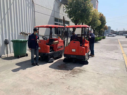 經常使用掃地機會損壞地面嗎？