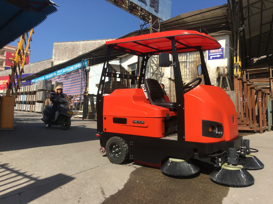 工業掃地機品牌